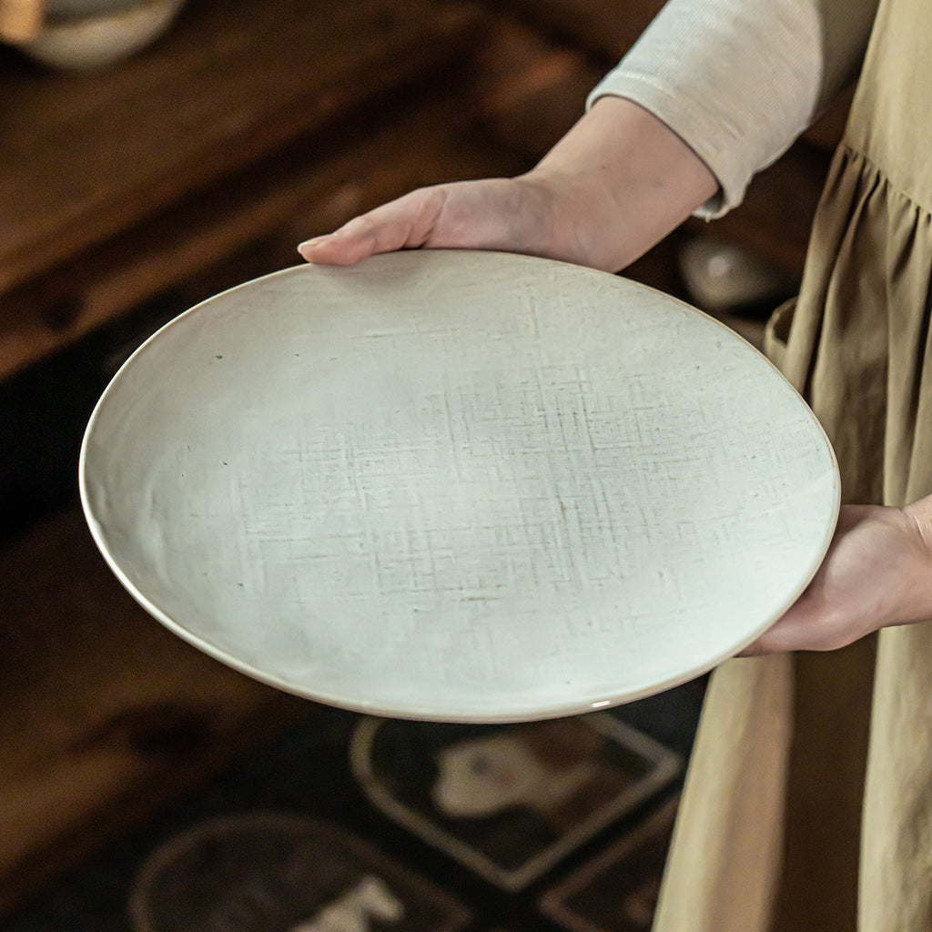 Textured Linen-Look Ceramic Plate, 10.6 inch Large Round Dinnerware, Vintage Style Buffet Serving Dish, Microwave Safe Tableware
