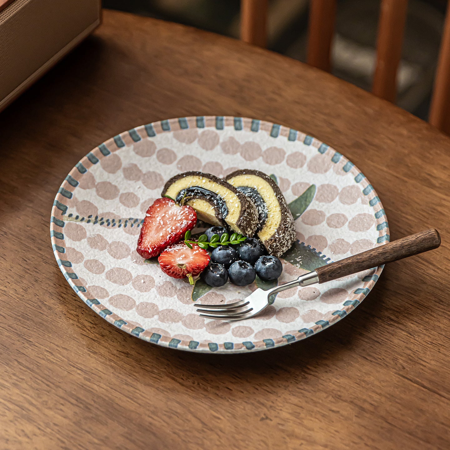 Hand-Painted Palm Tree Ceramic Plate, 8.2 inch Retro Tropical Fruit Dessert Dish, Vintage Style Salad Side Plate, Microwave Safe