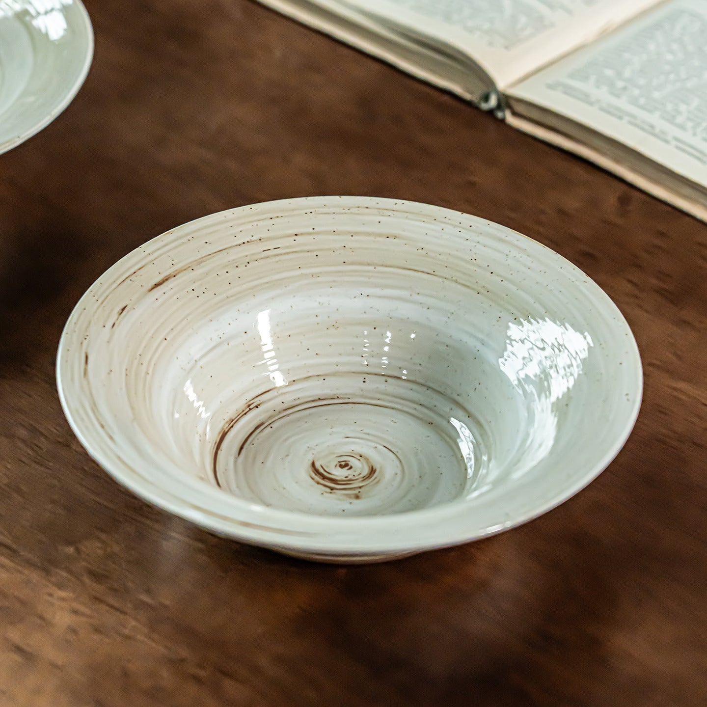 Japanese Style Ceramic Grass Hat Bowl - 8 inch Retro Pasta & Salad Bowl for Home, Restaurant, or Commercial Use